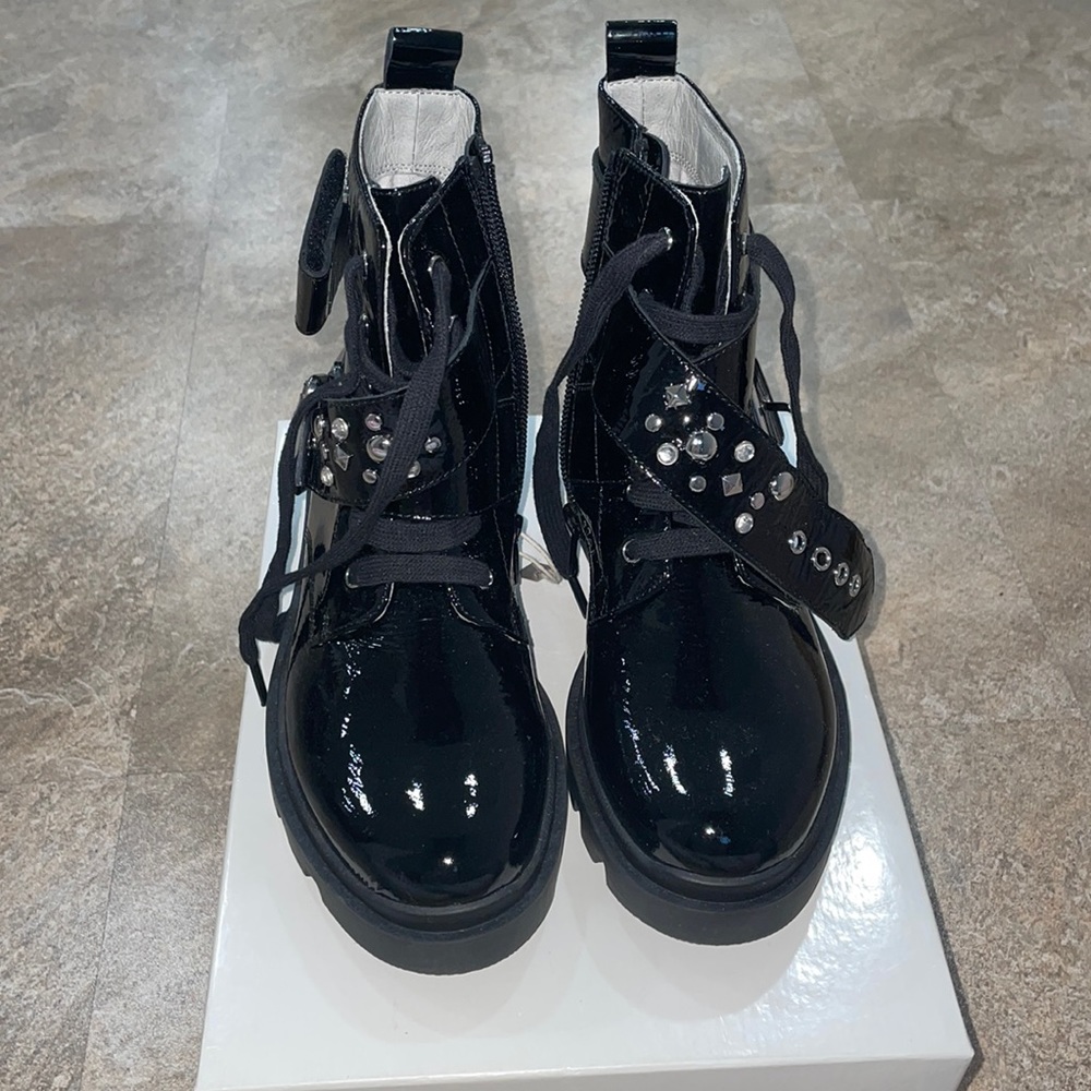 Girls boots